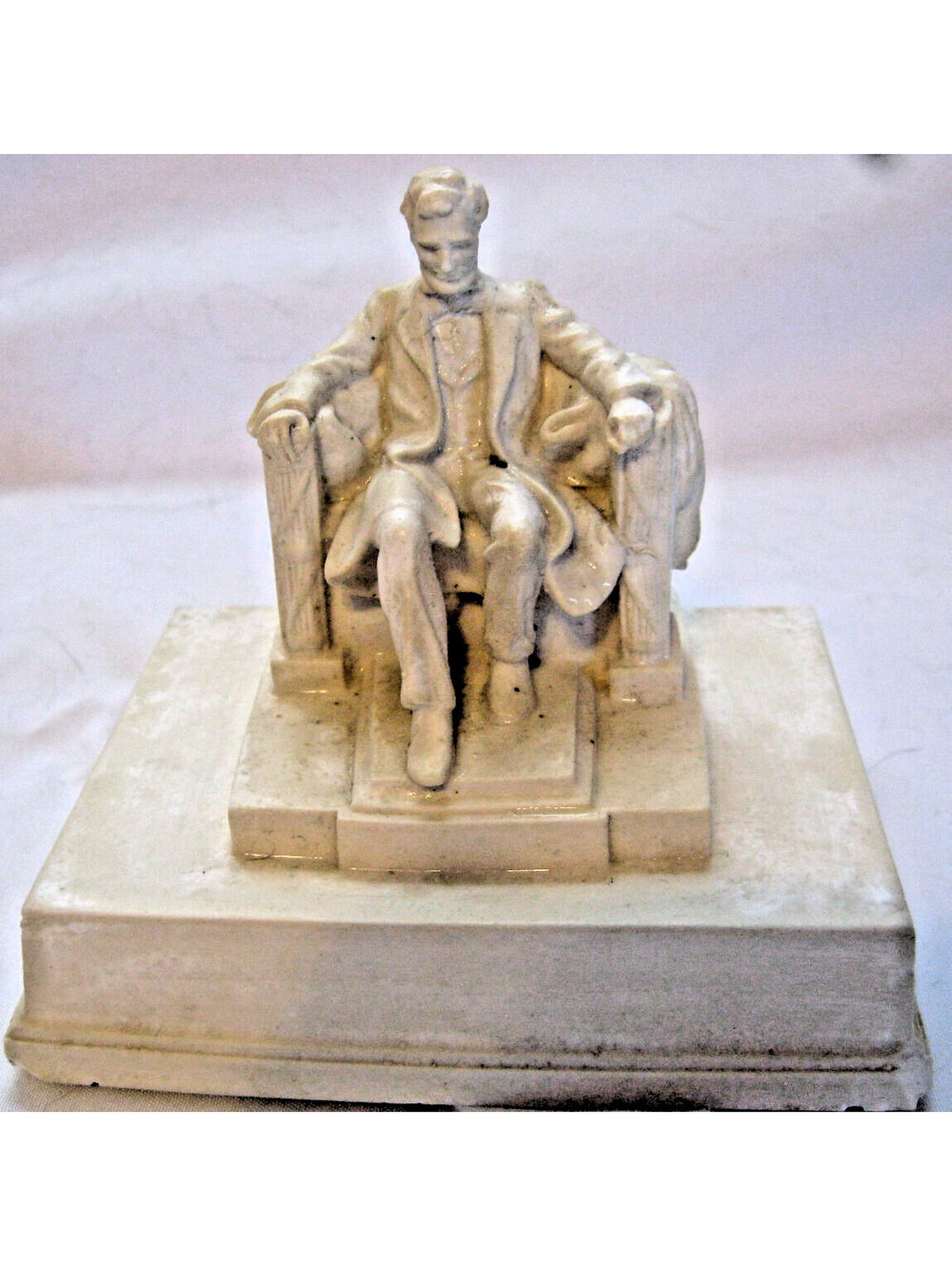 VTG SEBASTIAN ABRAHAM LINCOLN FIGURINE NICE DESIGN 4" wide 3"long 4"tall
